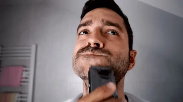 How to Use a Beard Trimmer Correctly: Ultimate Guide (2023)