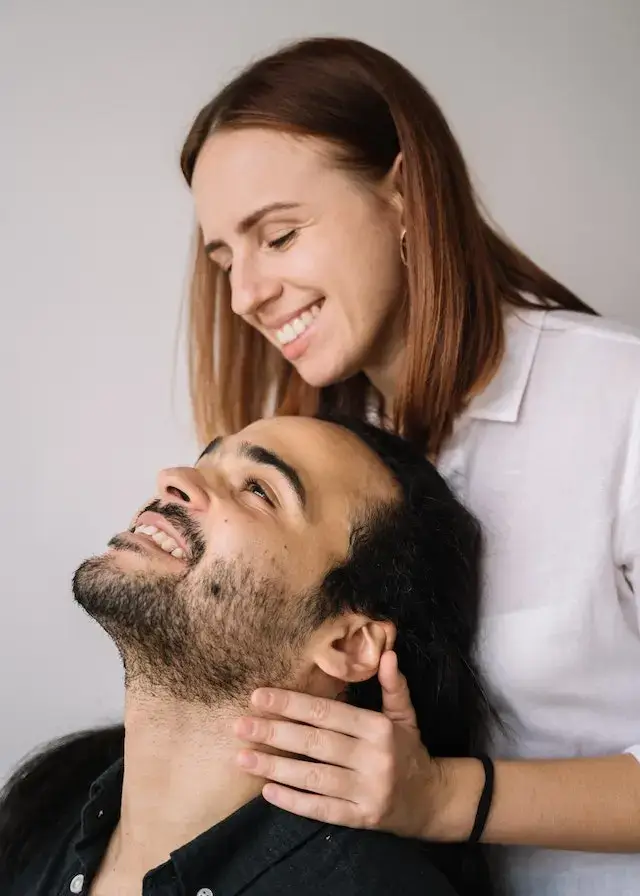 Girlfriend Playing With Beard Neckline